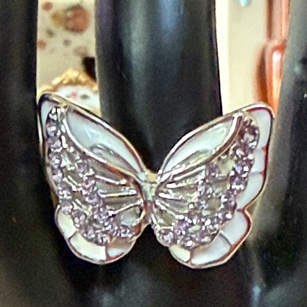 NWOT~Women’s Size 6 Silver Plated Butterfly Ring With White & Purple Accents